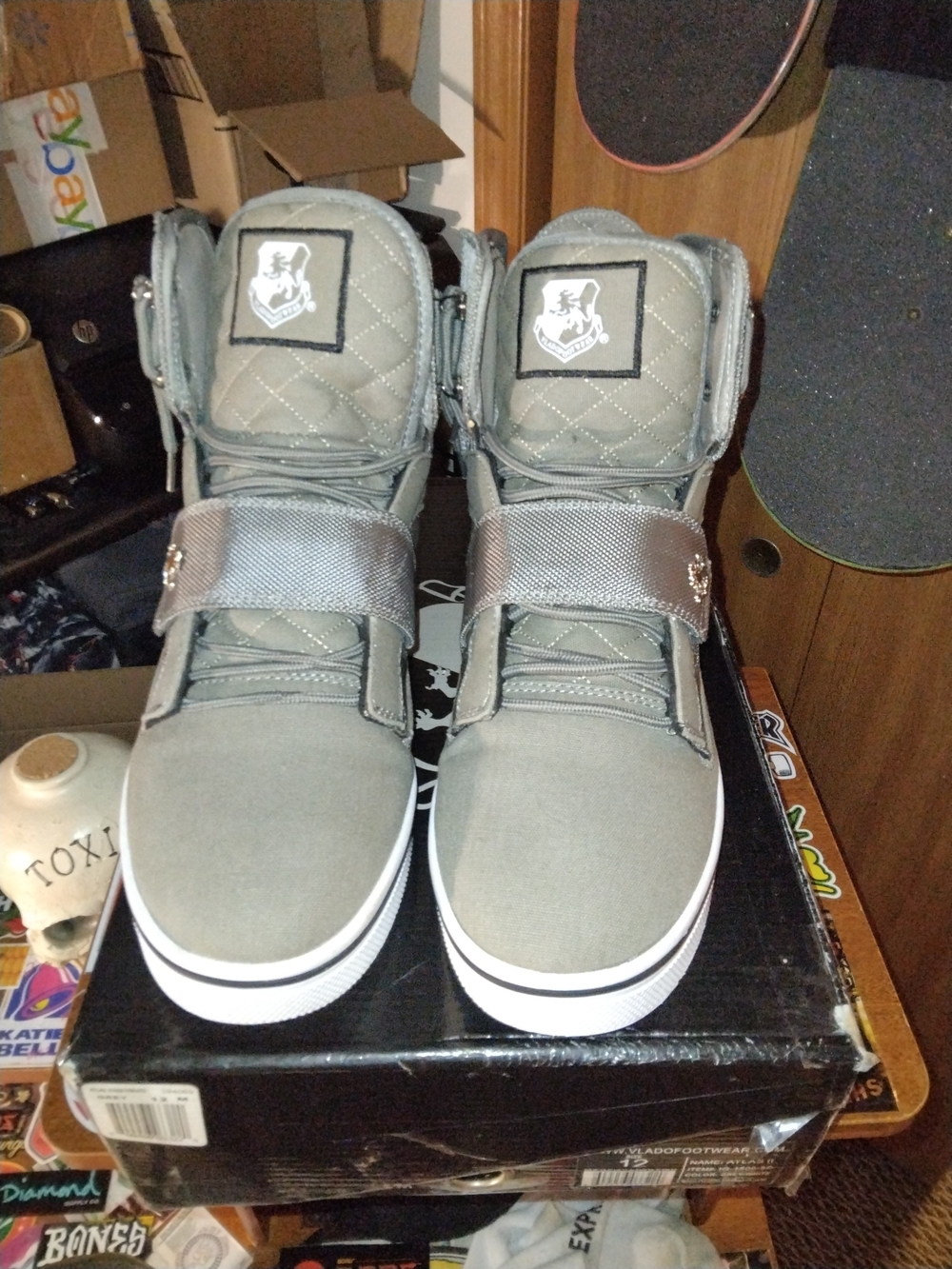 Atlas II Gray/White - 12